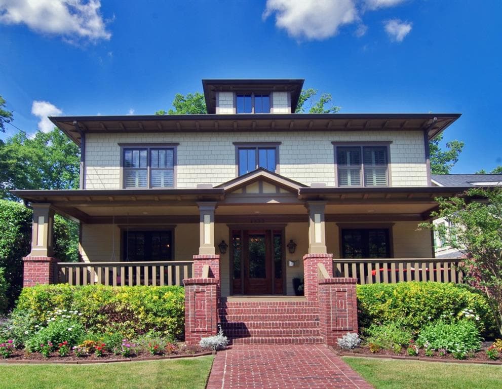 6 bedroom, 3,516 sq ft single family residence sold at 1333 Lanier Boulevard, Atlanta, GA 30306