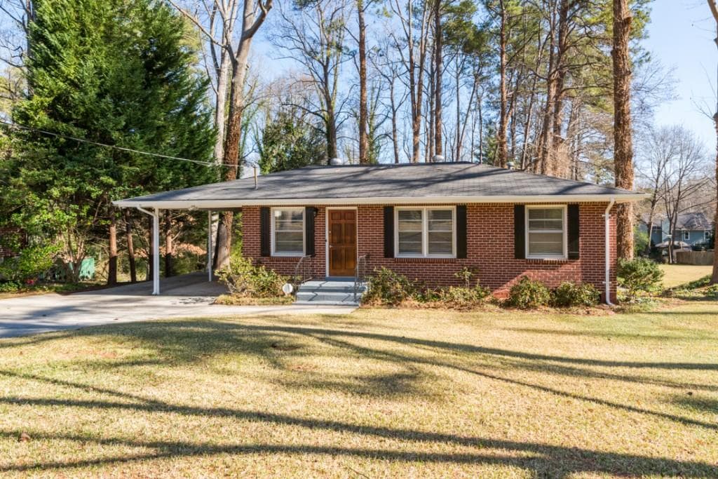3 bedroom, 1,100 sq ft single family residence sold at 2008 Dering Circle, Atlanta, GA 30345