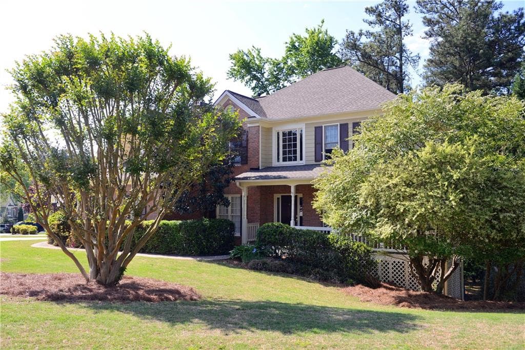 5 bedroom, 2,809 sq ft single family residence sold at 5525 Hillgate Crossing, Alpharetta, GA 30005