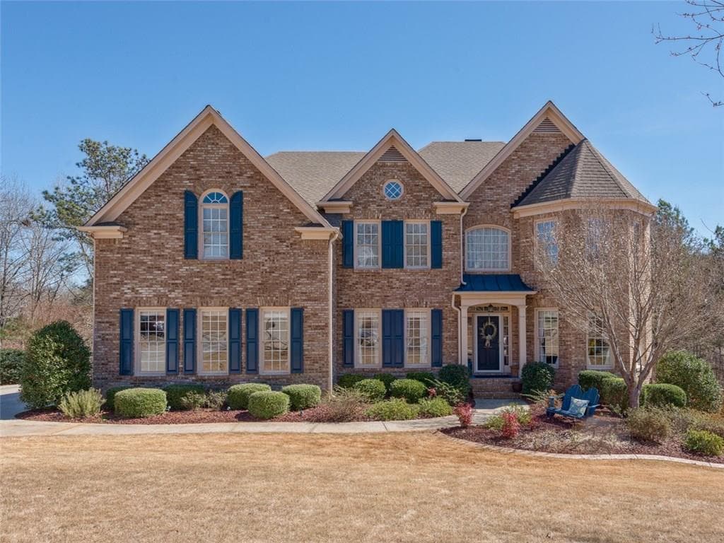 6 bedroom, 5,863 sq ft single family residence sold at 6325 Lake Oak Landing, Cumming, GA 30040