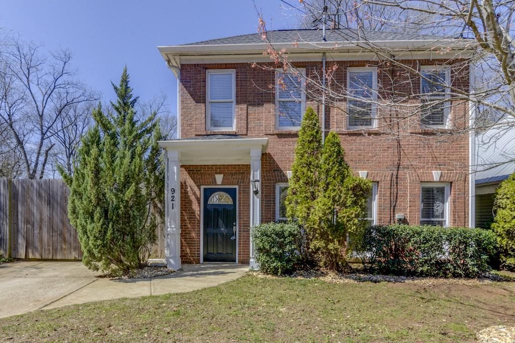 3 bedroom, 2,688 sq ft single family residence sold at 921 Moreland Avenue, Atlanta, GA 30316