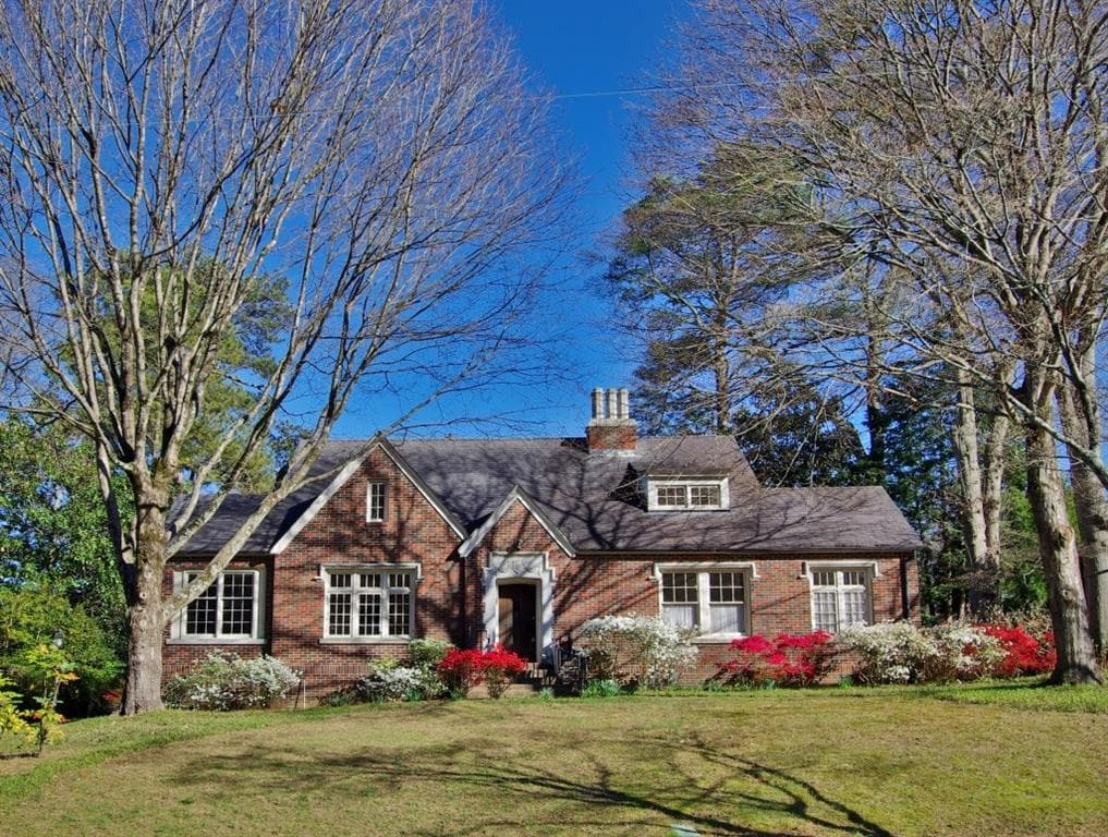 5 bedroom, 1,987 sq ft single family residence sold at 1117 Oxford Road, Atlanta, GA 30306