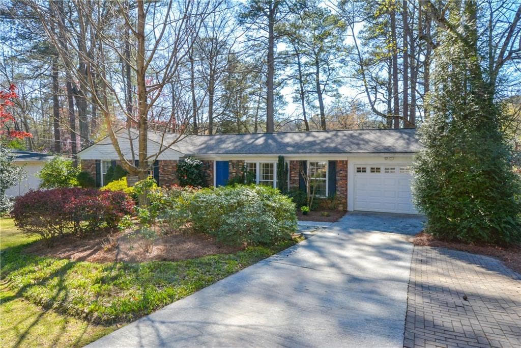 3 bedroom, 2,120 sq ft single family residence sold at 1226 Vista Valley Drive, Atlanta, GA 30329