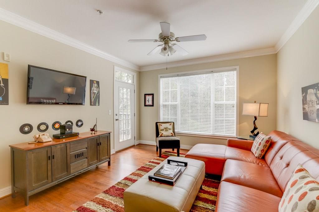 2 bedroom, 1,082 sq ft condominium sold at 2203 Stratford Commons, Decatur, GA 30033