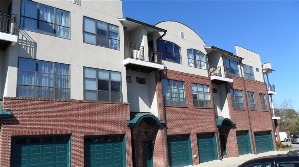 2 bedroom, 1,220 sq ft townhouse sold at 174 SE Chester Avenue 51, Atlanta, GA 30316