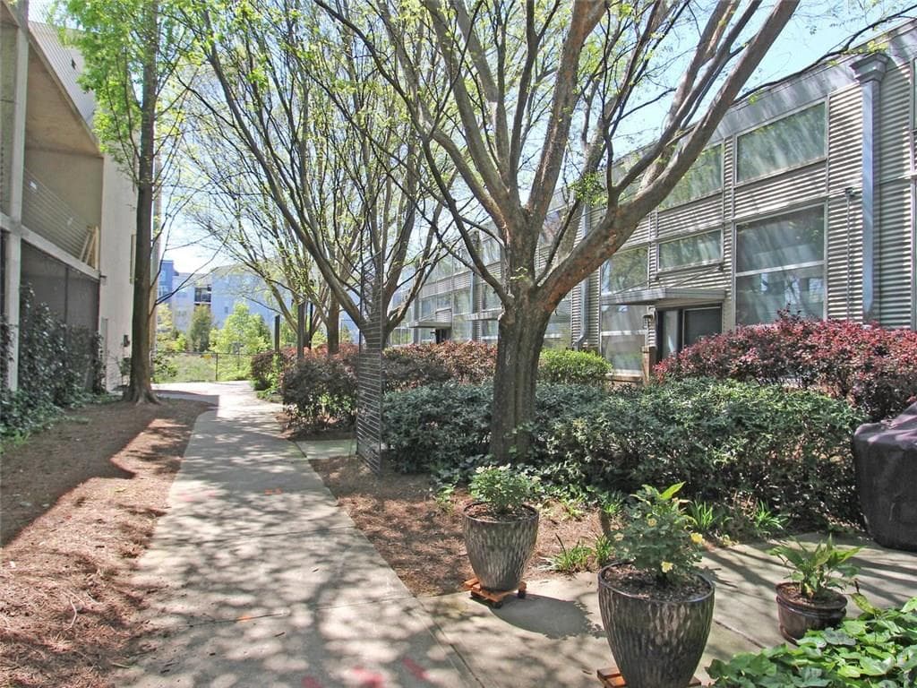 2 bedroom, 900 sq ft condominium sold at 821 Ralph Mcgill Boulevard 2308, Atlanta, GA 30306