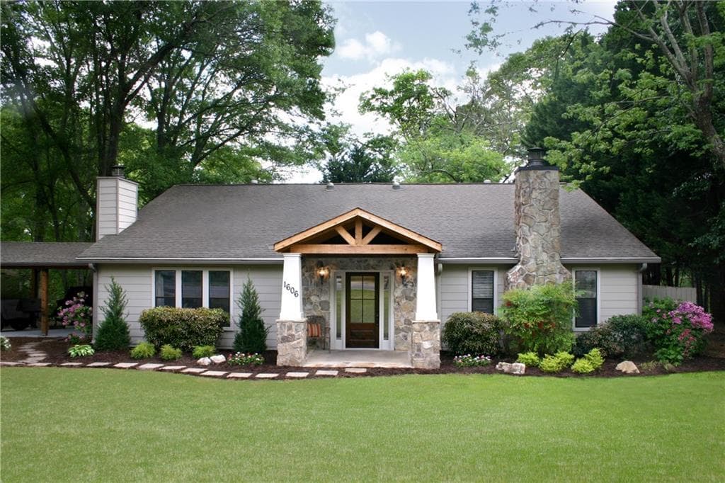 4 bedroom, 2,166 sq ft single family residence sold at 1606 Walker Street, Smyrna, GA 30080