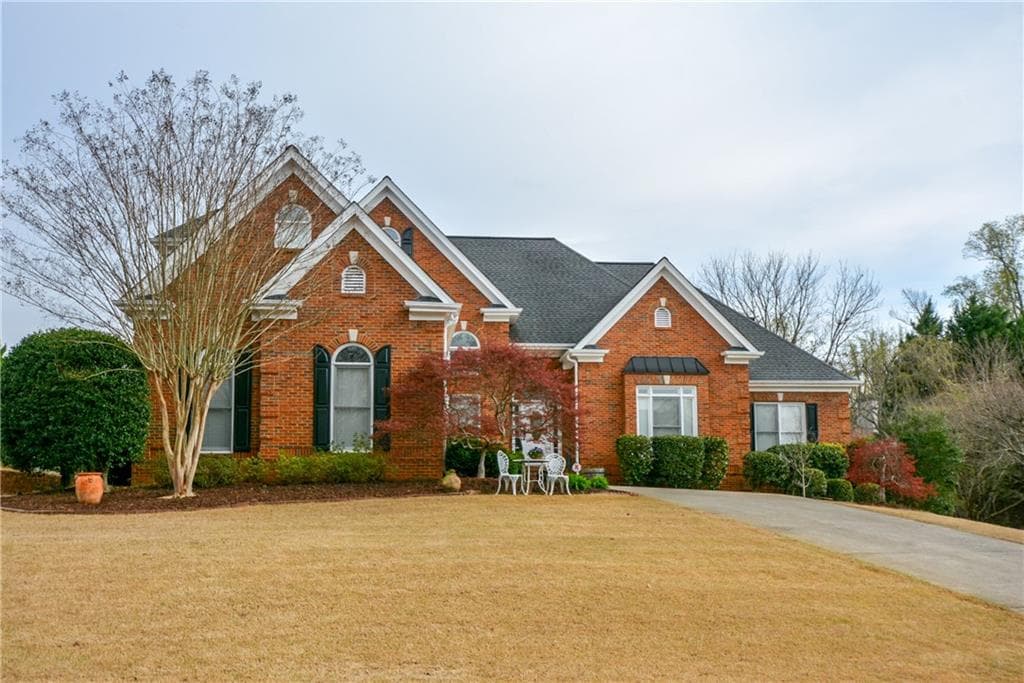 5 bedroom, 3,330 sq ft single family residence sold at 12225 Edenwilde Drive, Roswell, GA 30075