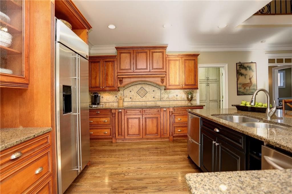 1905 River Falls Drive, Roswell, GA 30076 — most recent listing photo