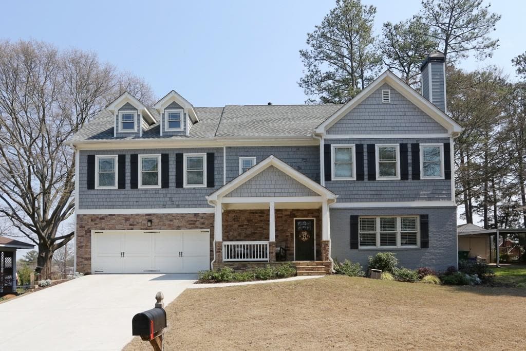 3 bedroom single family residence sold at 2323 Briarwood Hills Drive, Brookhaven, GA 30319