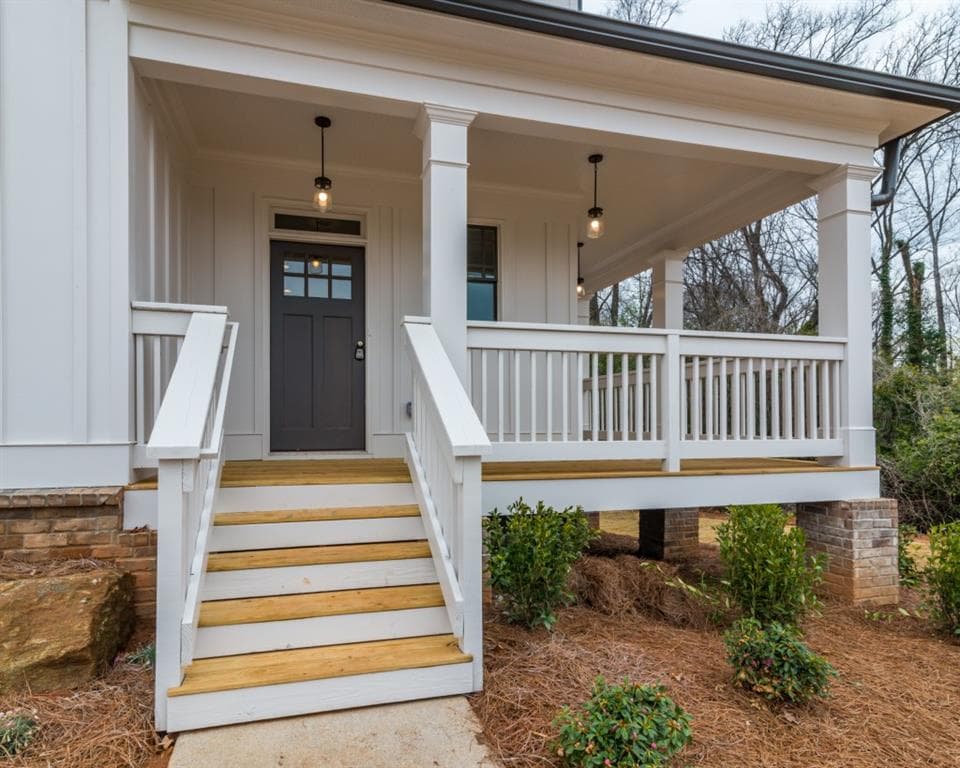 4 bedroom, 2,420 sq ft single family residence sold at 1398 Marion Street, Atlanta, GA 30315