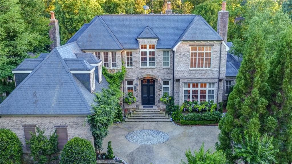 5 bedroom, 6,378 sq ft single family residence sold at 675 W Paces Ferry Road, Atlanta, GA 30327
