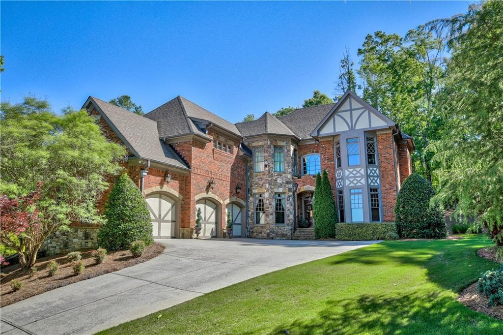 6 bedroom, 6,572 sq ft single family residence sold at 1280 Oakshaw Run, Roswell, GA 30075