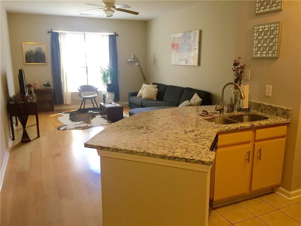 1 bedroom, 793 sq ft condominium sold at 821 Ralph Mcgill Boulevard 3131, Atlanta, GA 30306