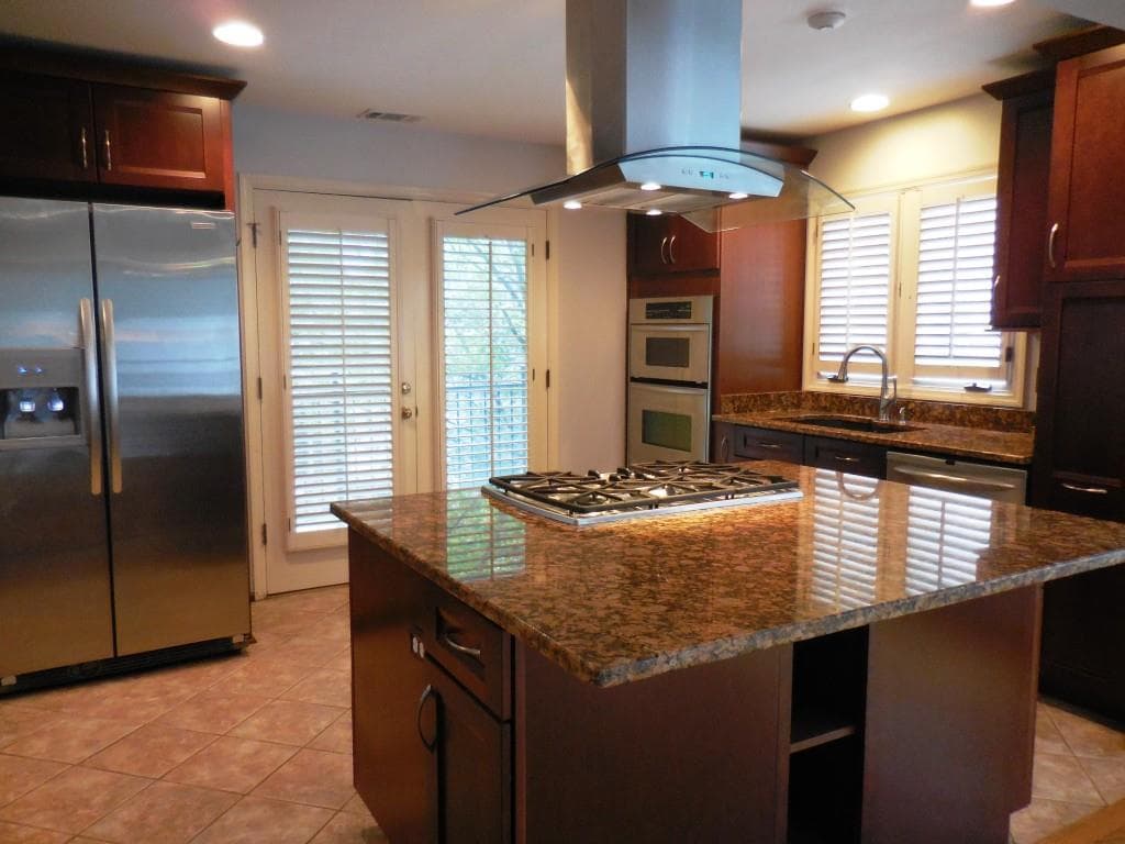2 bedroom, 1,628 sq ft condominium sold at 1445 Hillpine Lane 1445, Atlanta, GA 30306