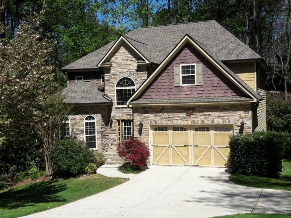 4 bedroom, 3,032 sq ft single family residence sold at 5901 Island View Drive, Buford, GA 30518