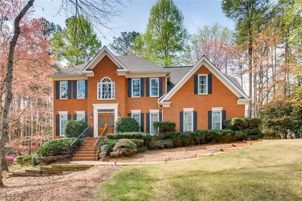 4 bedroom, 3,448 sq ft single family residence sold at 5180 Southlake Drive, Alpharetta, GA 30005