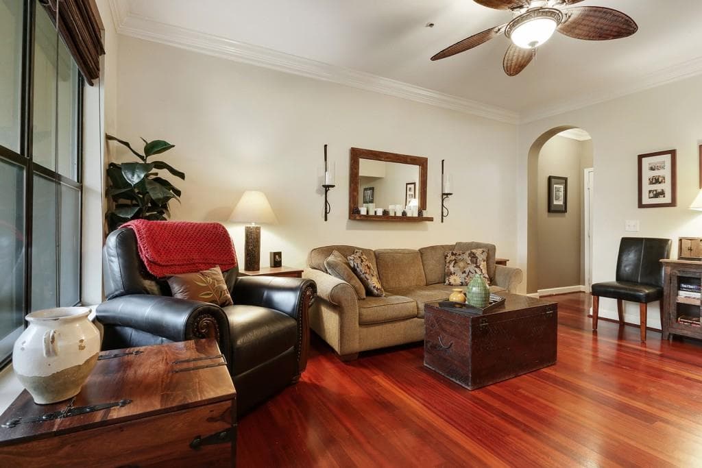 2 bedroom, 1,160 sq ft condominium sold at 3777 Peachtree Road 1723, Brookhaven, GA 30319