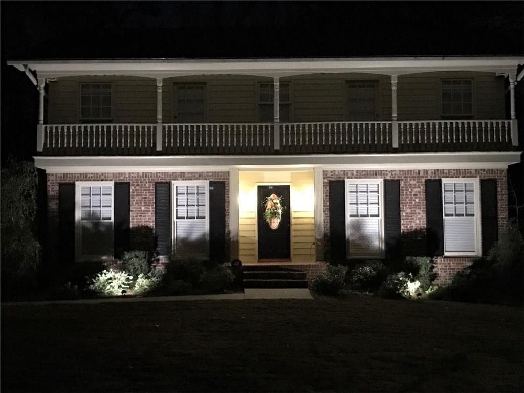 4 bedroom, 3,237 sq ft single family residence sold at 2012 Briarlyn Court, Atlanta, GA 30345