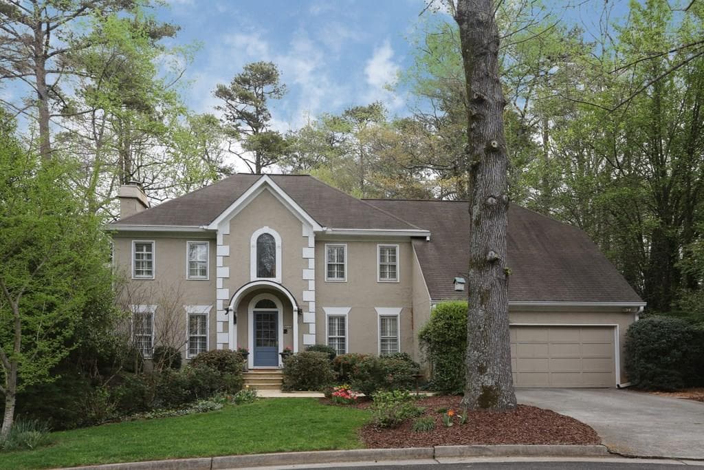 5 bedroom, 4,439 sq ft single family residence sold at 3723 Mayfair Road, Atlanta, GA 30342