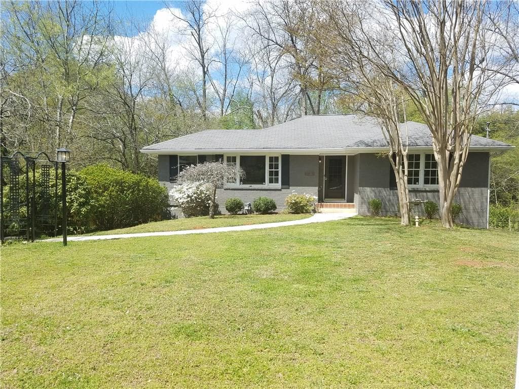 3 bedroom, 2,260 sq ft single family residence sold at 2035 Cloverdale Drive, Atlanta, GA 30316