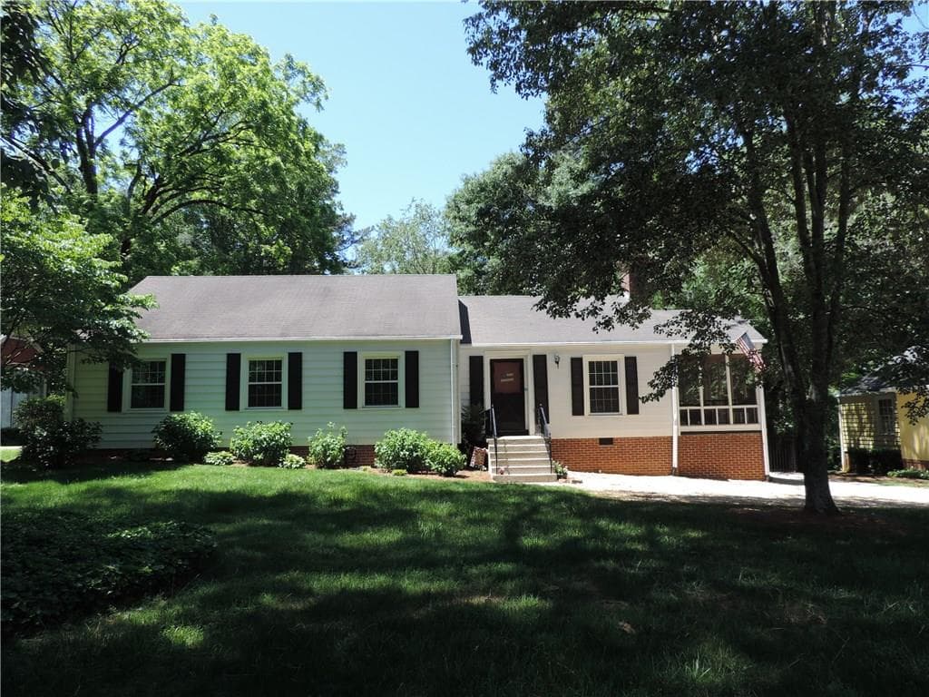 3 bedroom single family residence sold at 4246 Peachtree Dunwoody Road, Atlanta, GA 30342