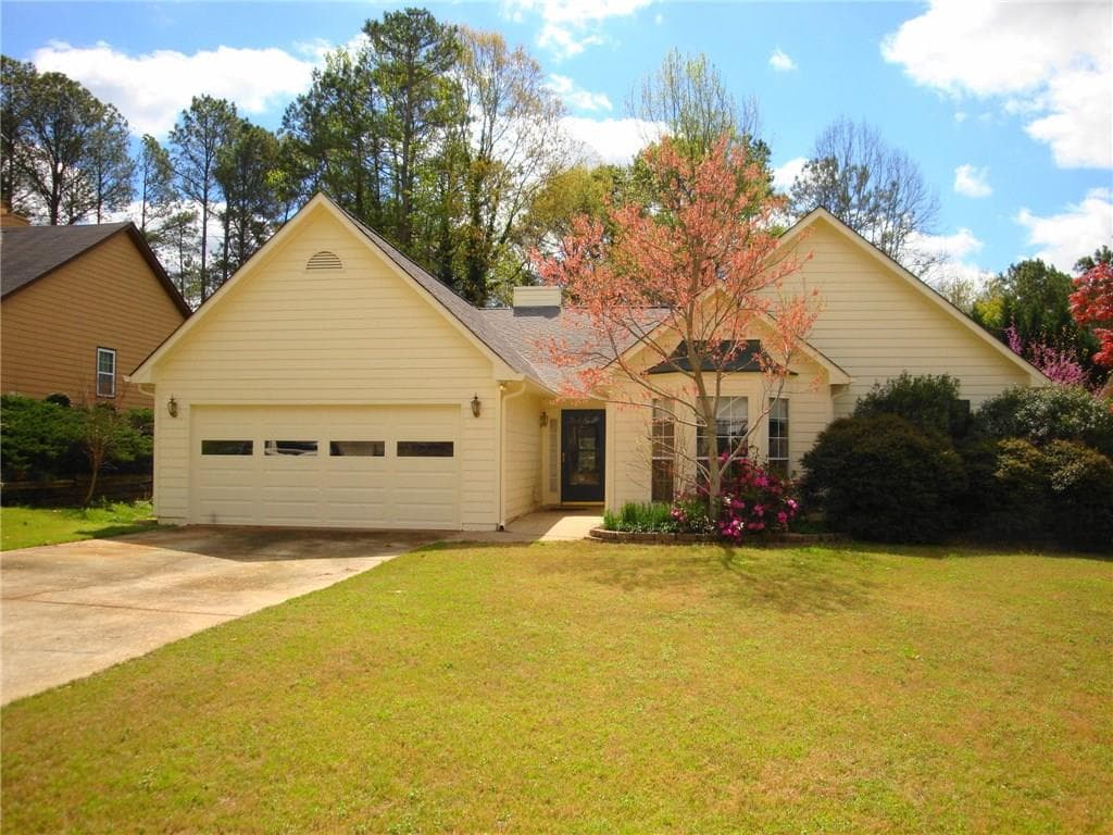 4 bedroom, 2,400 sq ft single family residence sold at 930 PRESTONWOOD Drive, Lawrenceville, GA 30043