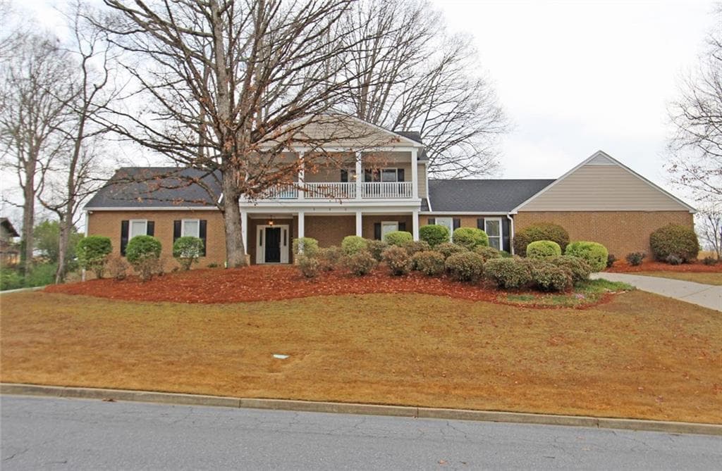 110 Farmstead Lane, Roswell, GA 30075 — most recent listing photo