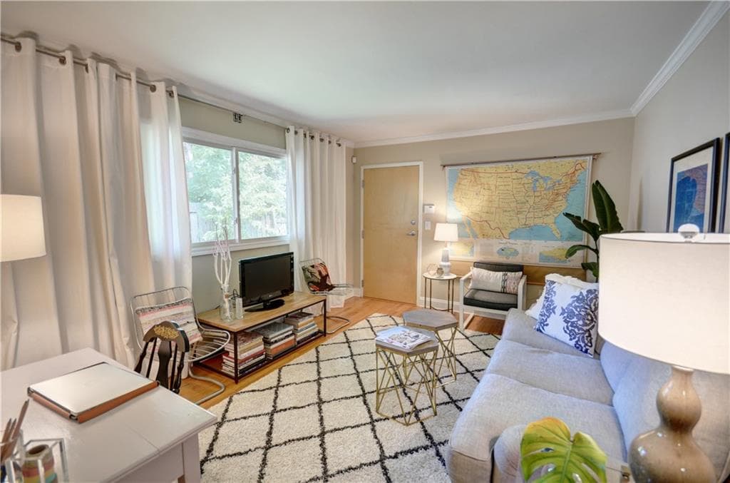1 bedroom, 635 sq ft condominium sold at 798 Saint Charles Avenue 8, Atlanta, GA 30306