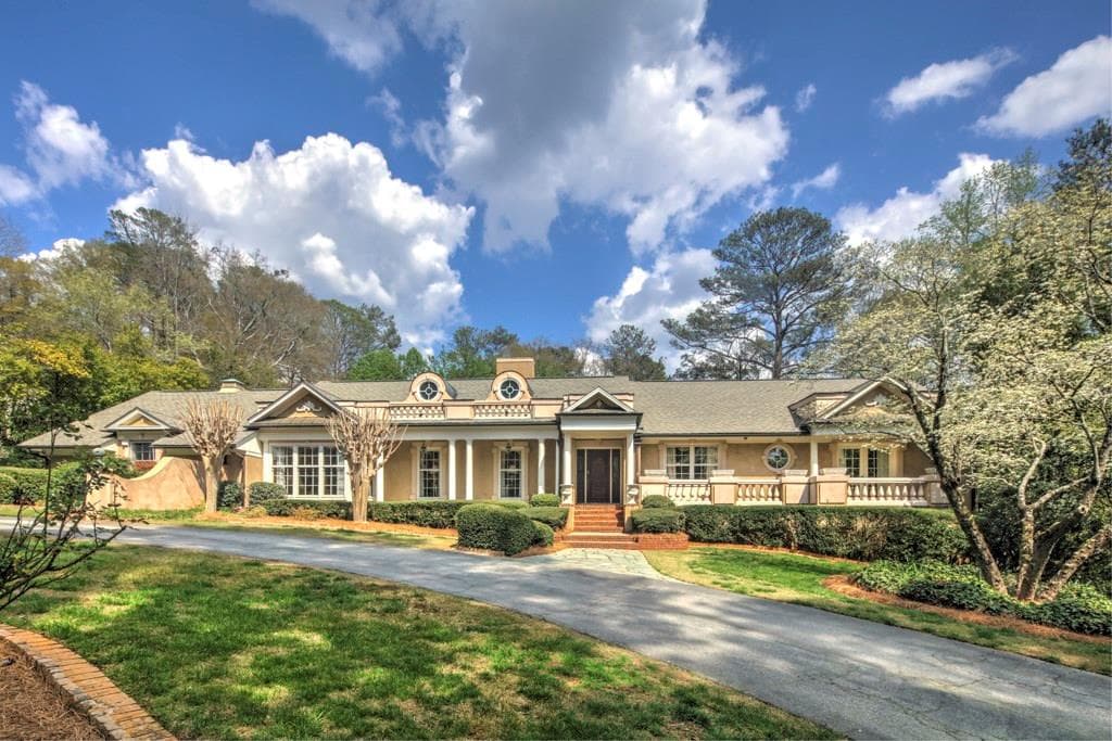 6 bedroom single family residence sold at 4015 Northside Drive, Atlanta, GA 30342