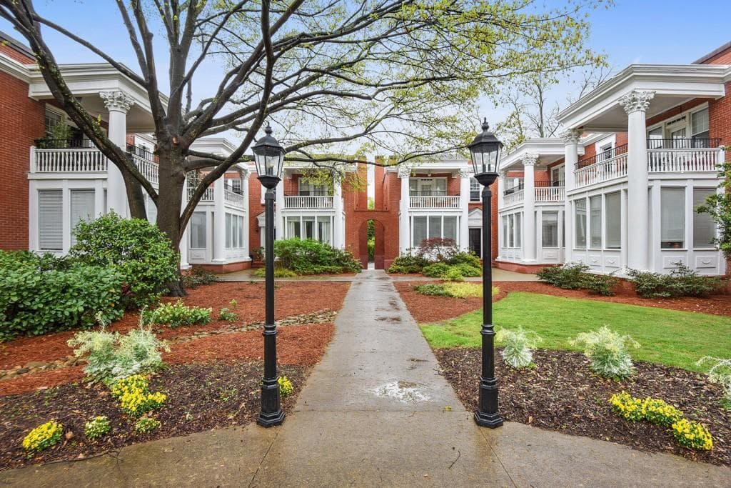 3 bedroom, 2,380 sq ft condominium sold at 878 Briarcliff Road B-1, Atlanta, GA 30306