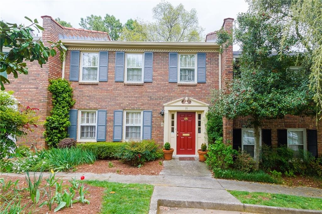 2 bedroom, 1,488 sq ft townhouse sold at 70 Old Ivy Road 35, Atlanta, GA 30342