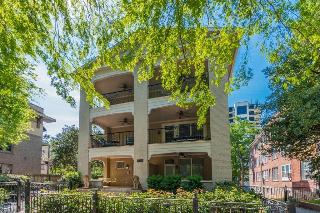 2 bedroom condominium sold at 259 14th Street 203, Atlanta, GA 30309