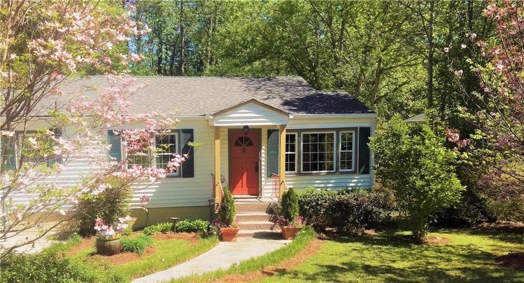 2 bedroom, 1,080 sq ft single family residence sold at 1138 Country Lane, Atlanta, GA 30324