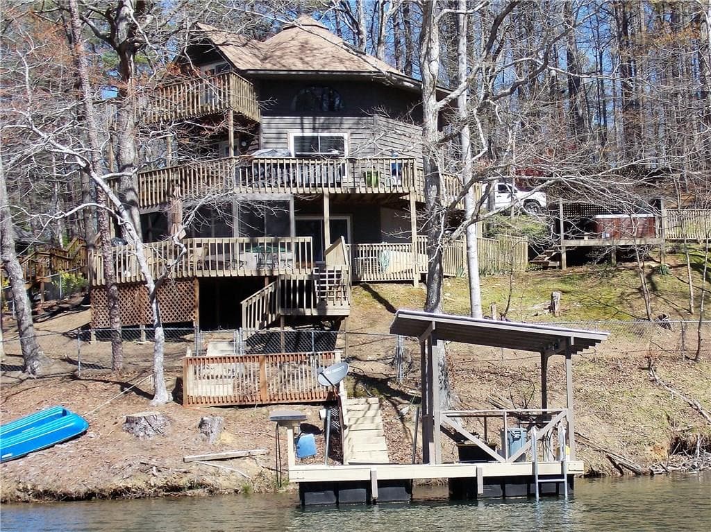 3 bedroom, 1,656 sq ft single family residence sold at 1555 Twin Mountain Lake Circle, Talking Rock, GA 30175