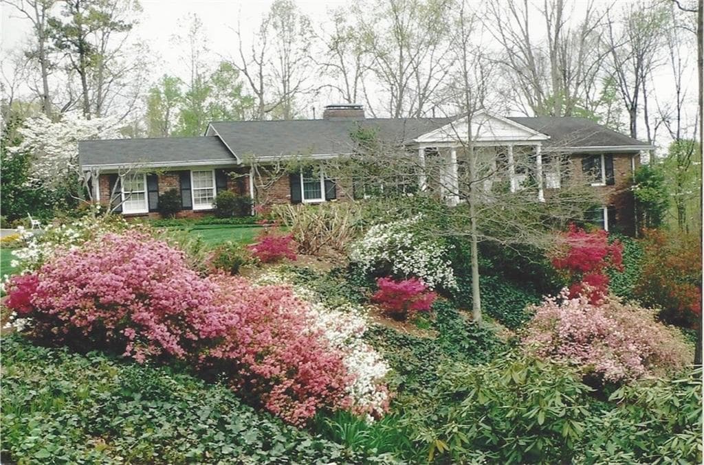 5 bedroom, 2,072 sq ft single family residence sold at 1120 Kingston Drive, Atlanta, GA 30342