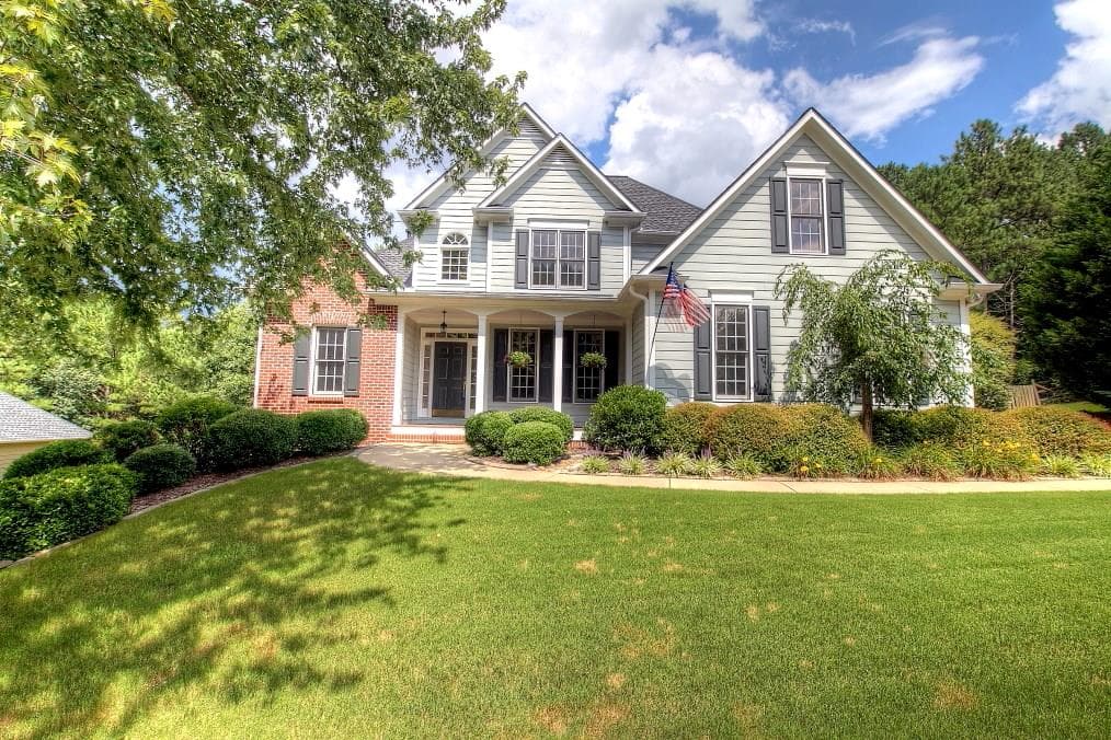 4 bedroom, 3,100 sq ft single family residence sold at 900 BENTWATER Drive, Acworth, GA 30101