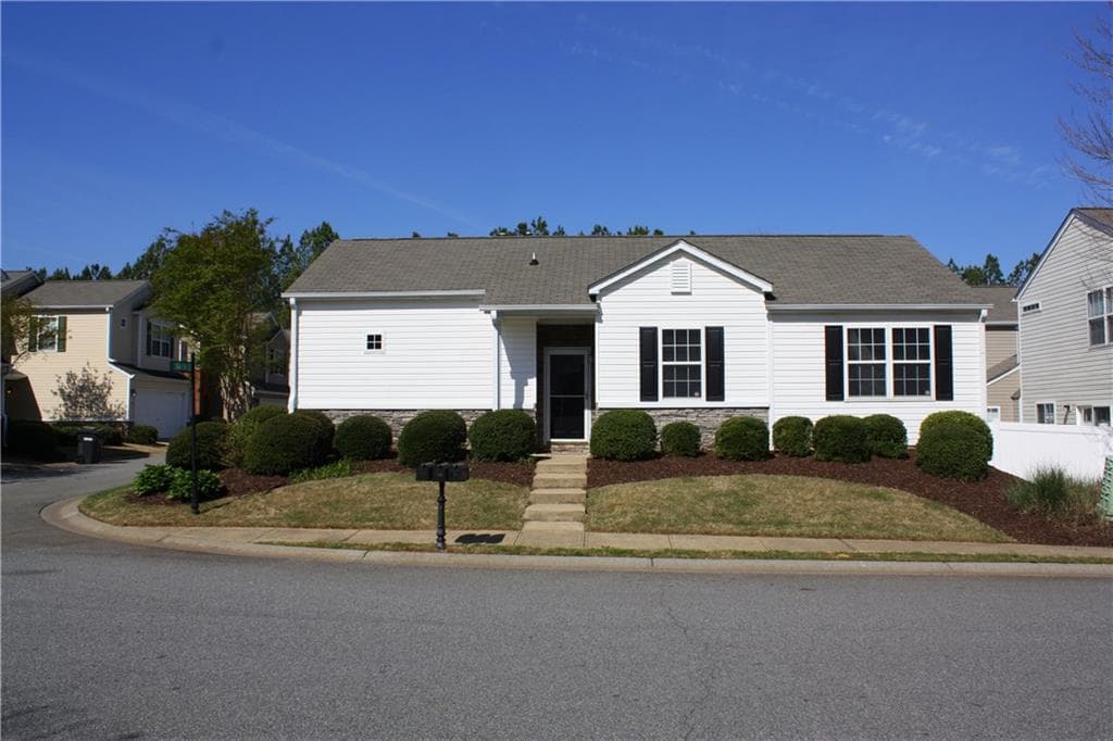 2 bedroom, 1,118 sq ft single family residence sold at 144 W Oaks Place, Woodstock, GA 30188