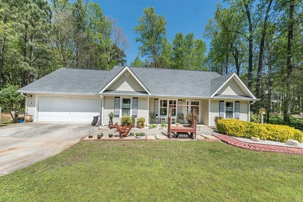 3 bedroom, 1,370 sq ft single family residence sold at 1061 Atherton Lane, Woodstock, GA 30189