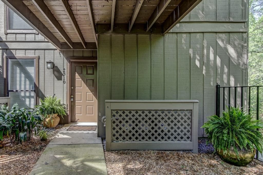 2310 Cumberland Court 2310, Smyrna, GA 30080 — most recent listing photo