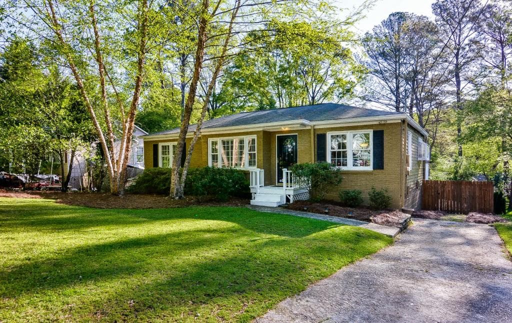3 bedroom, 1,097 sq ft single family residence sold at 1697 Bristol Drive, Atlanta, GA 30329