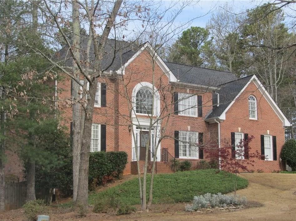 5 bedroom, 3,395 sq ft single family residence sold at 13800 Belleterre Drive, Alpharetta, GA 30004