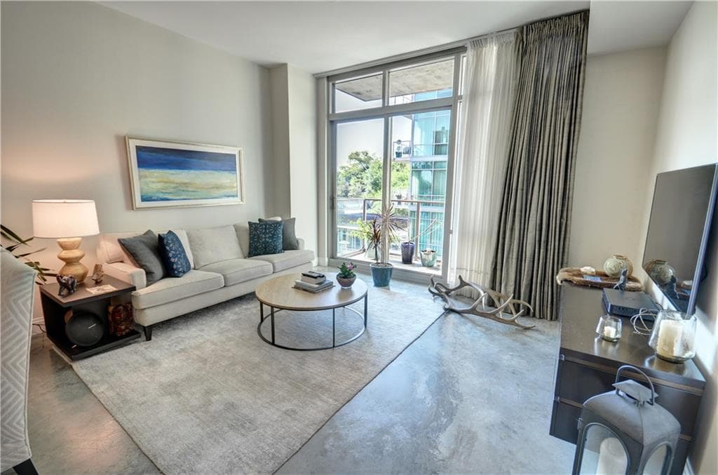 1 bedroom, 883 sq ft condominium sold at 905 Juniper Street 521, Atlanta, GA 30309