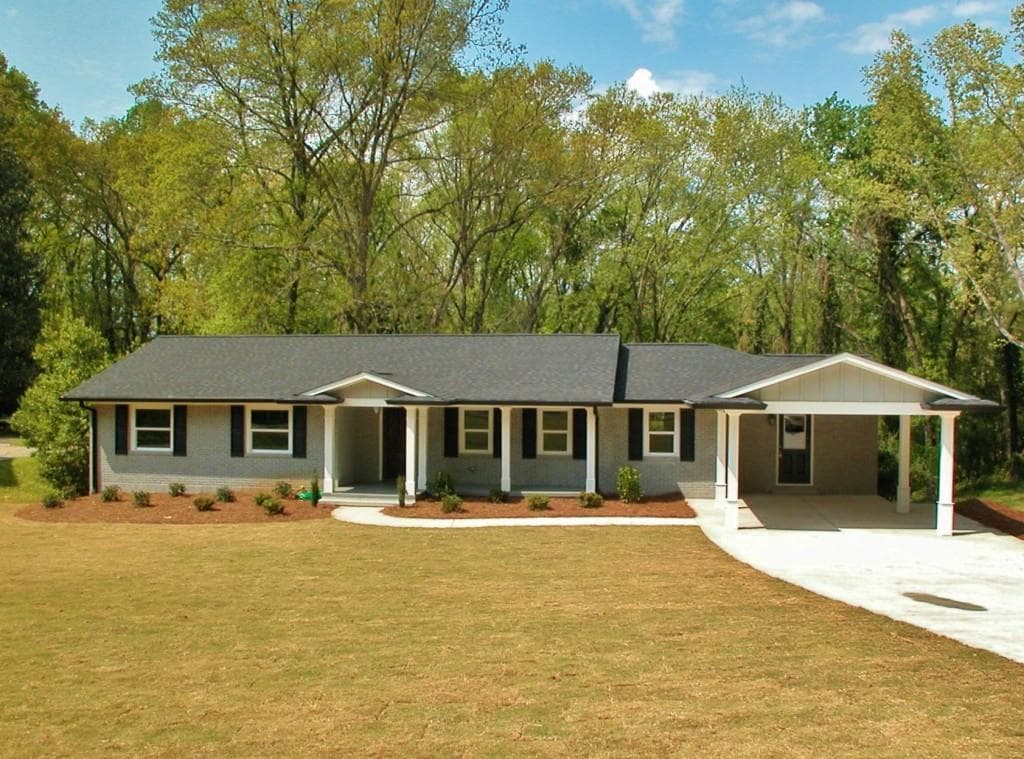 562 Holly Drive, Gainesville, GA 30501 — most recent listing photo