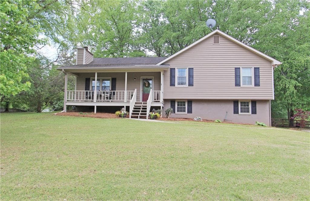 3 bedroom, 1,690 sq ft single family residence sold at 4261 Earney Road, Woodstock, GA 30188