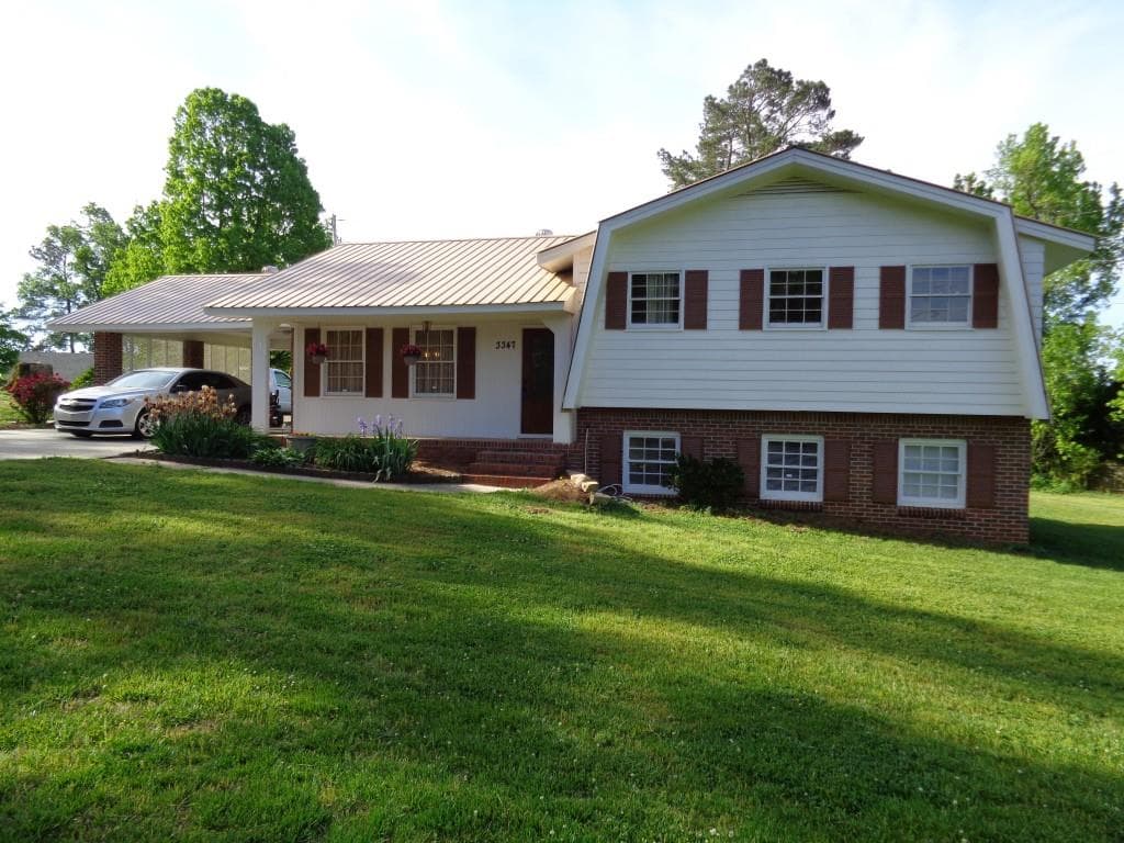 4 bedroom, 1,850 sq ft single family residence sold at 3347 N Bogan Road, Buford, GA 30519