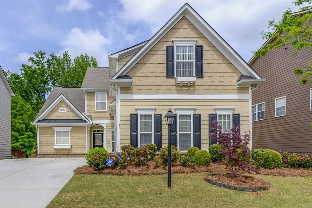 4 bedroom, 2,459 sq ft single family residence sold at 577 Lantern Wood Drive, Scottdale, GA 30079