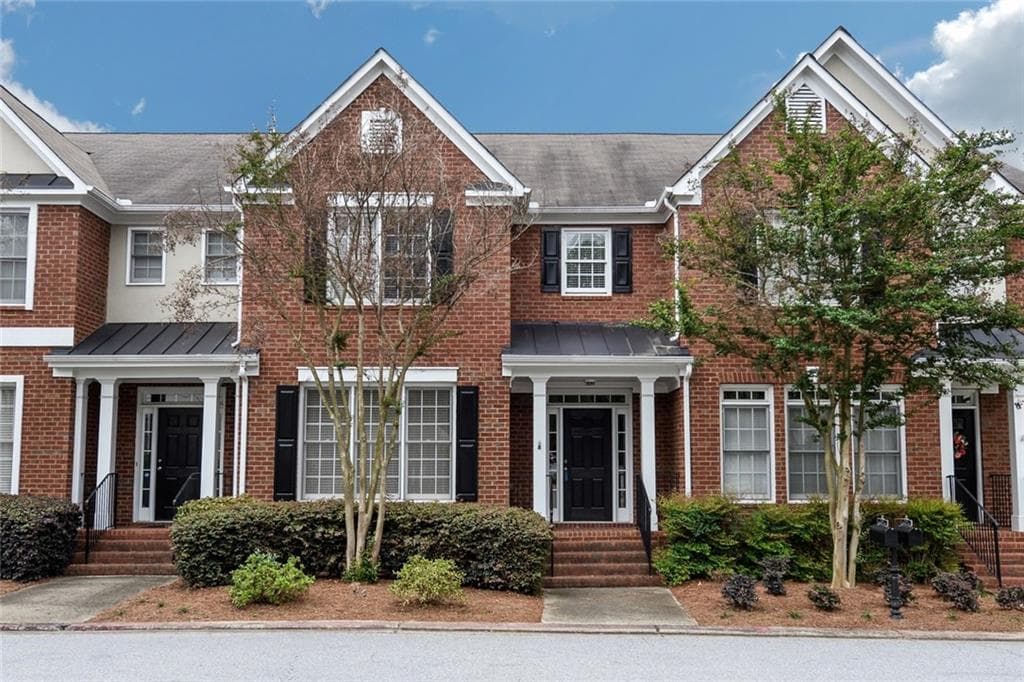 3 bedroom, 1,996 sq ft townhouse sold at 4761 Longcourt Drive, Atlanta, GA 30339