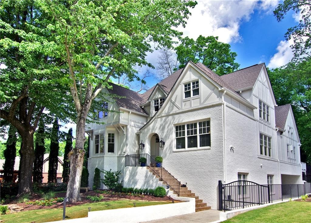 6 bedroom, 6,486 sq ft single family residence sold at 886 Cumberland Road, Atlanta, GA 30306