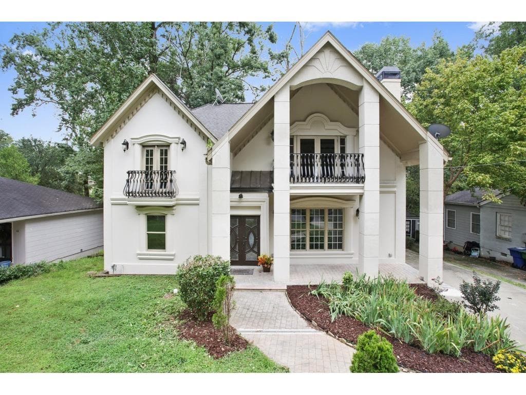 5 bedroom, 3,900 sq ft single family residence sold at 50 Lakeland Drive, Atlanta, GA 30305
